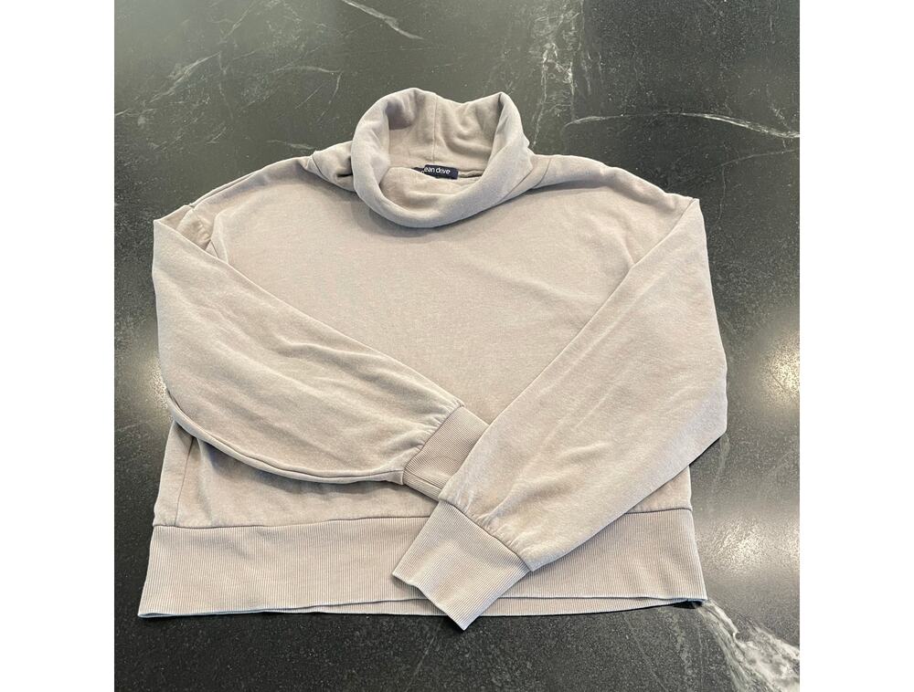 Ocean Drive Gray cropped cowl neck sweatshirt sweater L